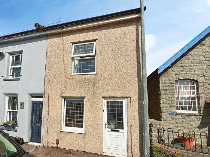 2 Bedroom Cottage For Sale In Poplar Road, Warmley, Bristol, South Gloucestershire, BS30