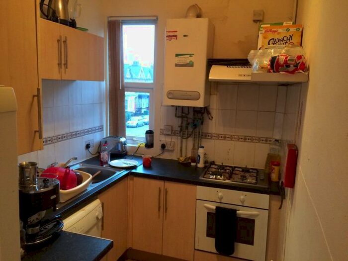 3 Bedroom Apartment To Rent In Brudenell Road, LS6