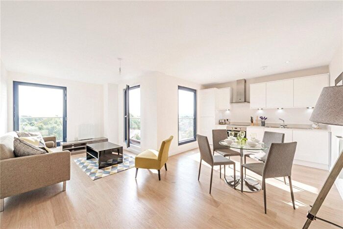 1 Bedroom Flat To Rent In High Road, London, N12