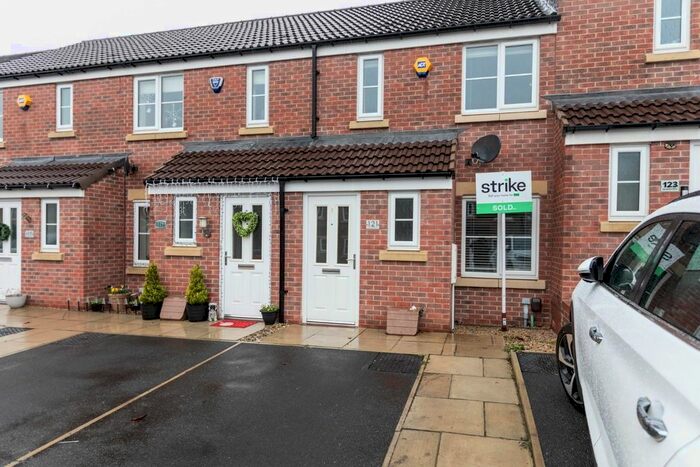 2 Bedroom Property To Rent In Sycamore Drive, Castleford, WF10