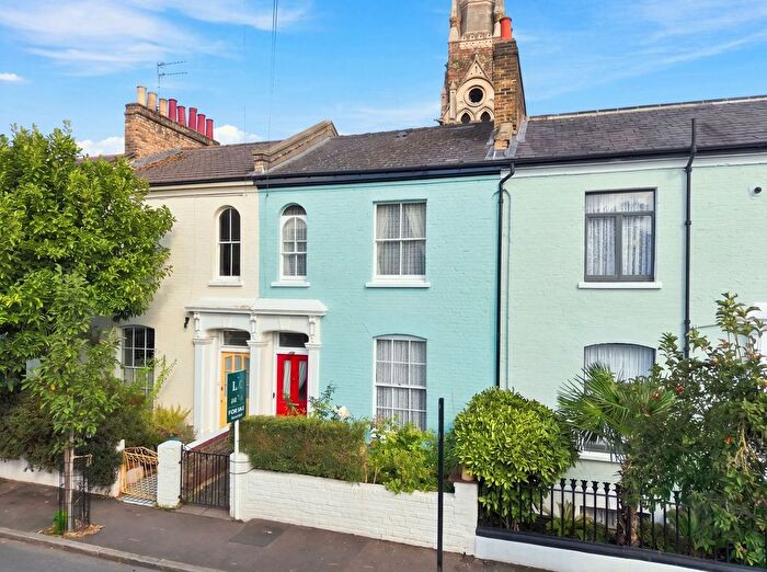 3 Bedroom Terraced House For Sale In Stannard Road, Hackney, E8
