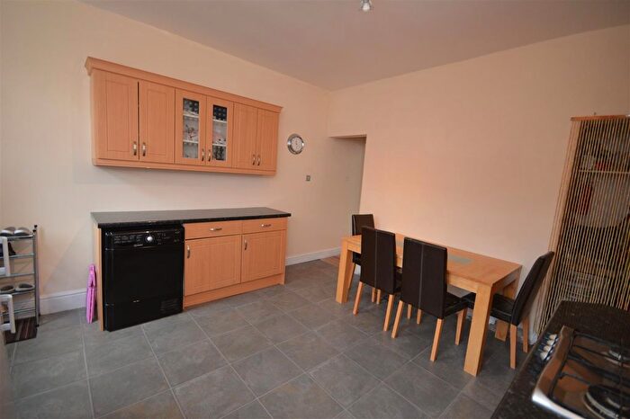 3 Bedroom Terraced House For Sale In Ambler Street, Castleford, WF10