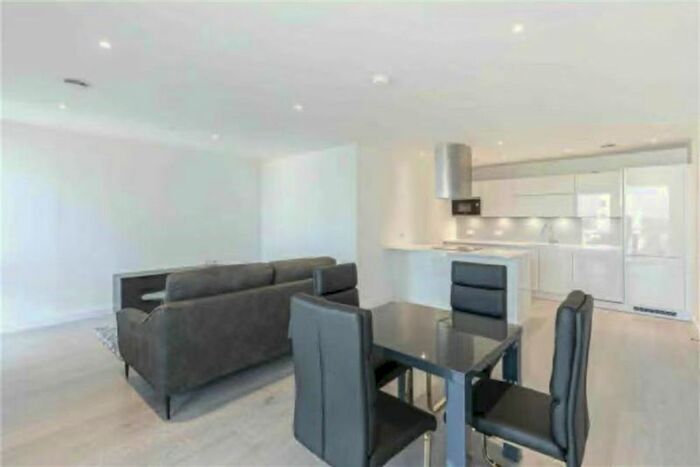 1 Bedroom Flat For Sale In Carriage House, City North Pl, N4