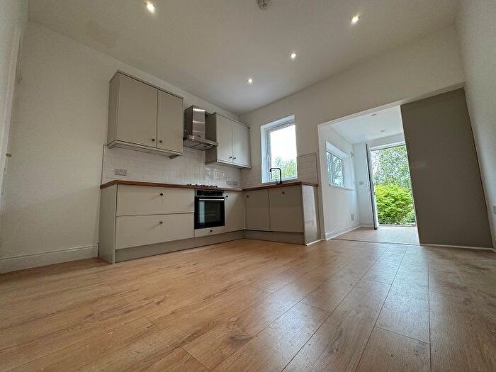 3 Bedroom Terraced House To Rent In Norris Road, Sheffield, S6