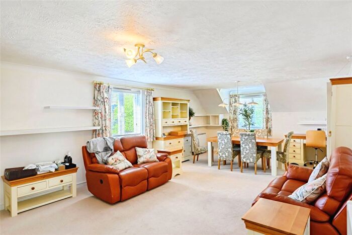 2 Bedroom Flat For Sale In Spalding Court, Chelmsford, CM1