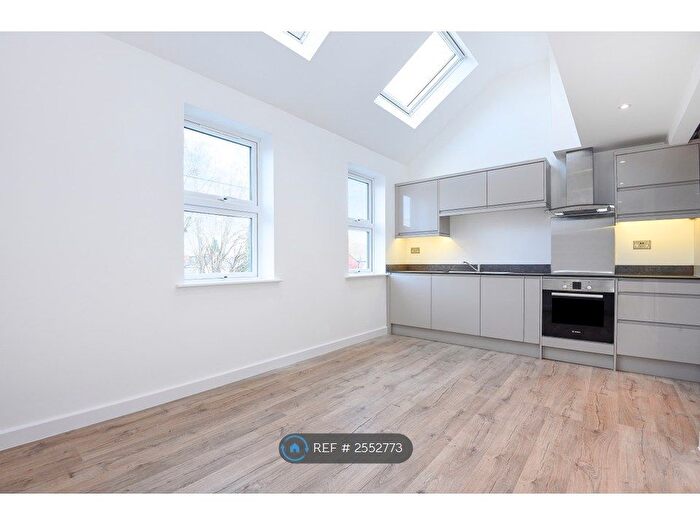 2 Bedroom Flat To Rent In Orts Road, Reading, RG1