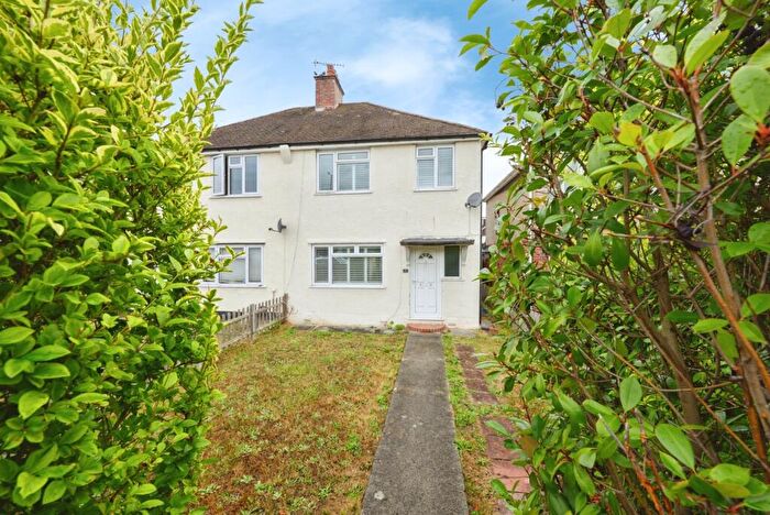 3 Bedroom House For Sale In Horley Road, Redhill, Surrey, RH1