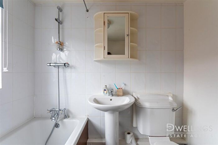 3 Bedroom Terraced House For Sale In Clarence Street, Burton-On-Trent, DE14