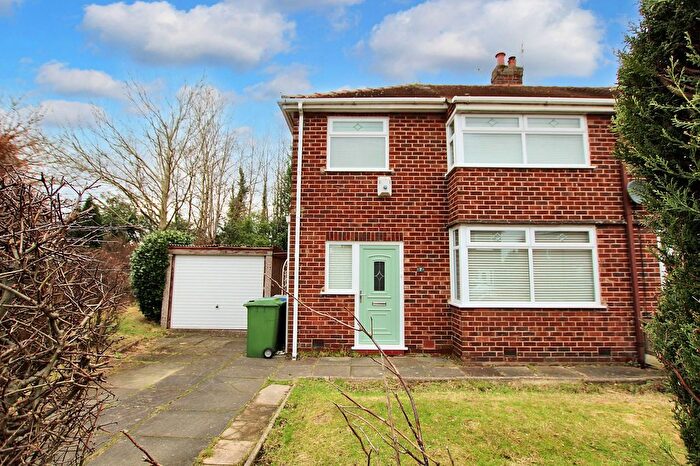 3 Bedroom Semi Detached House To Rent In Baron Close, Woolston, WA1