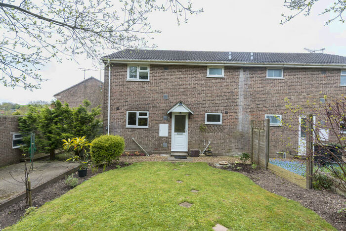 1 Bedroom Flat To Rent In Stratton - Dorchester, DT2