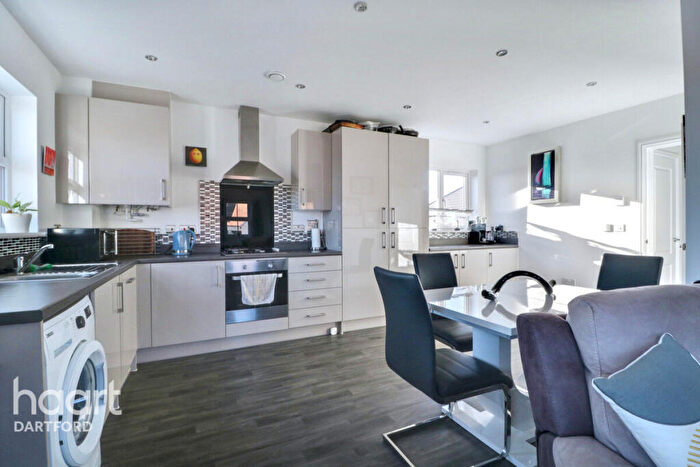 2 Bedroom Apartment For Sale In Ackers Drive, Swanscombe, DA10