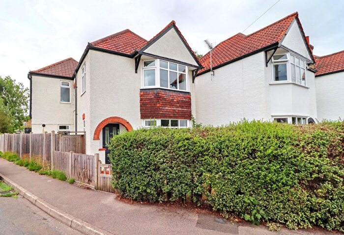 4 Bedroom Detached House To Rent In Brampton Gardens, Hersham Village, KT12