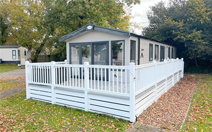 3 Bedroom Park Home For Sale In Hoburne Caravan Park, Hoburne Lane, Highcliffe, Dorset, BH23