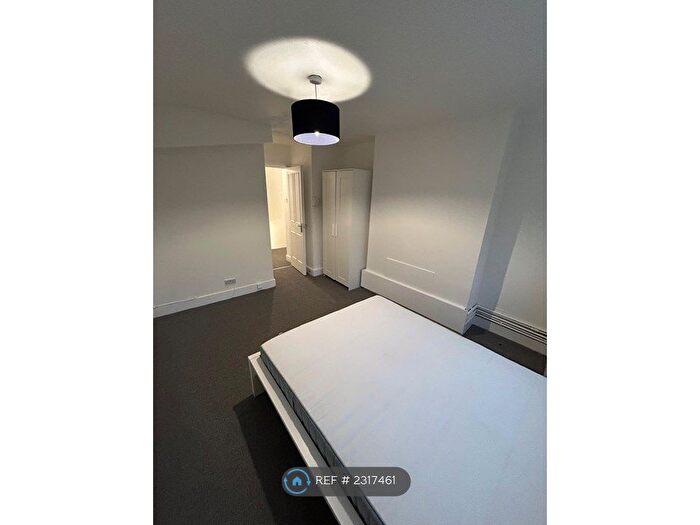 2 Bedroom Flat To Rent In Alderbrook Road, London, SW12