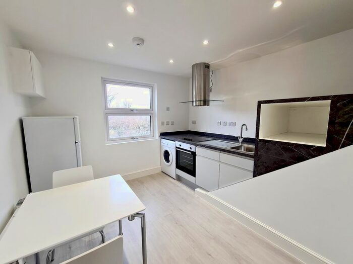 Studio To Rent In Archway Road, Highgate, N6