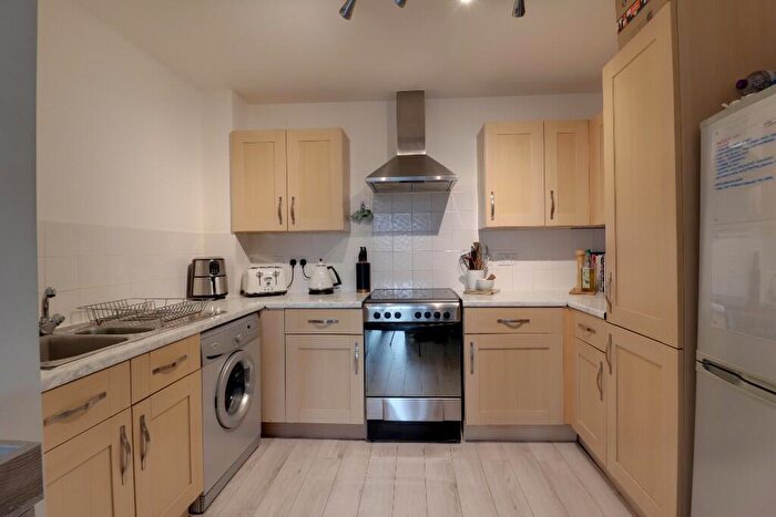 1 Bedroom Flat For Sale In Parkhouse Court, Hatfield, Hertfordshire, AL10