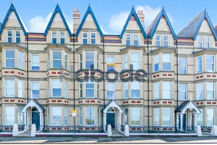 2 Bedroom Flat To Rent In West Parade, Rhyl, LL18