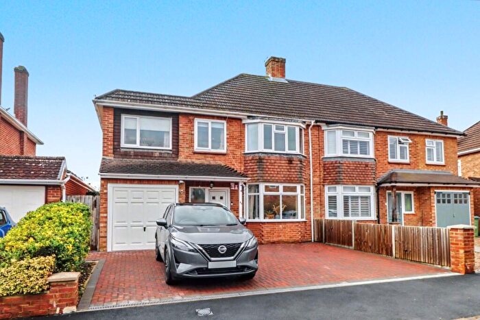 4 Bedroom Semi Detached House For Sale In Havers Avenue, Walton-On-Thames, Surrey, KT12