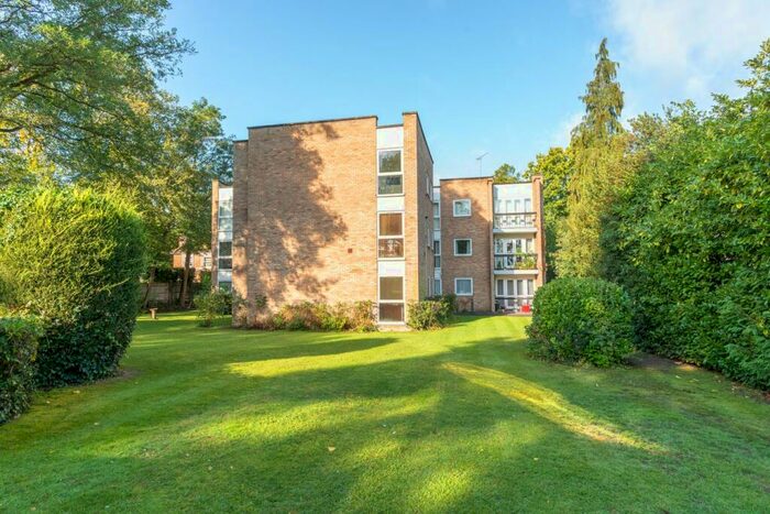 2 Bedroom Flat To Rent In Eastwood, Bridgewater Road, Weybridge, KT13