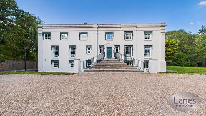 2 Bedroom Apartment For Sale In Temple House, Old Park Ride, Waltham Cross, EN7