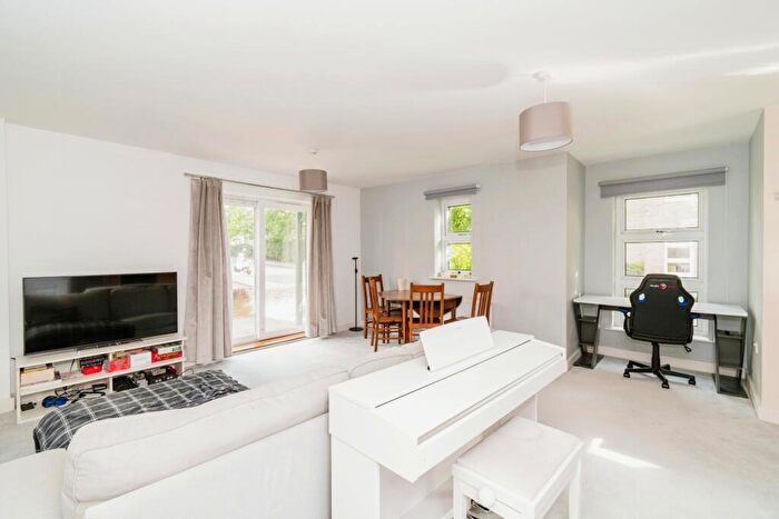 1 Bedroom Flat For Sale In Hut Farm Place, Chandler's Ford, Eastleigh, Hampshire, SO53