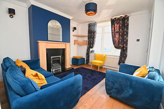 3 Bedroom Semi Detached House For Sale In Highstone Lane, Worsbrough, Barnsley, S70