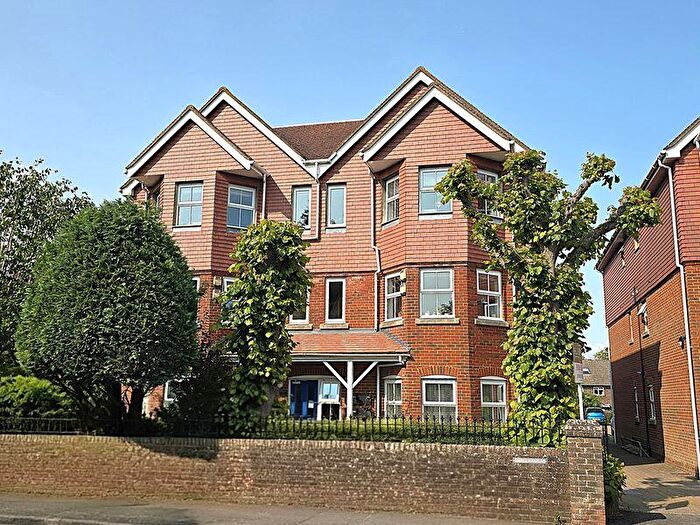 2 Bedroom Flat For Sale In Swallowmead, College Hill, Steyning, BN44