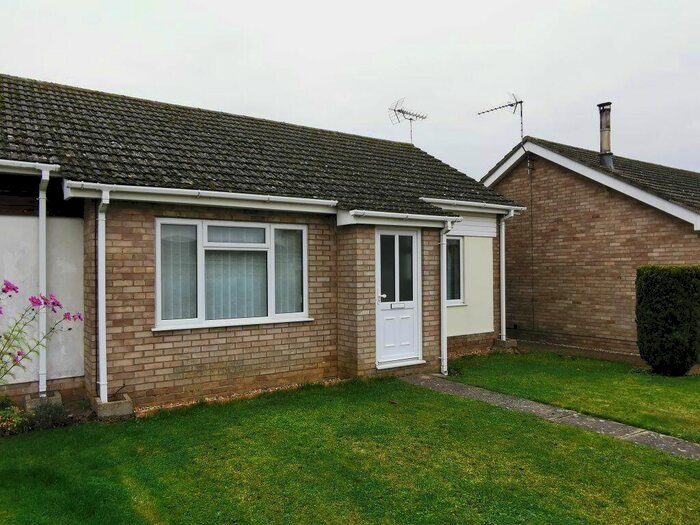 2 Bedroom Bungalow To Rent In Brittons Crescent, Barrow, IP29