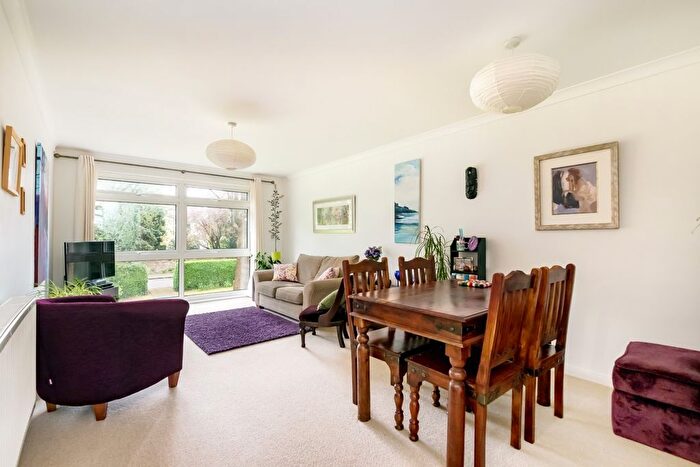 2 Bedroom Flat For Sale In Goodeve Road, Bristol, BS9