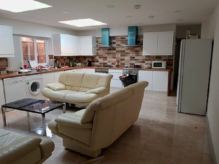 9 Bedroom Terraced House To Rent In Oak Tree Lane, Selly Oak B29