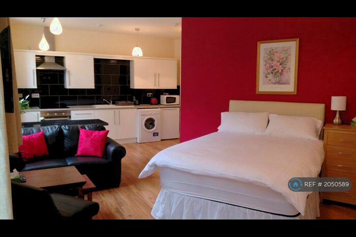 Studio To Rent In Cobourg Street, Manchester, M1