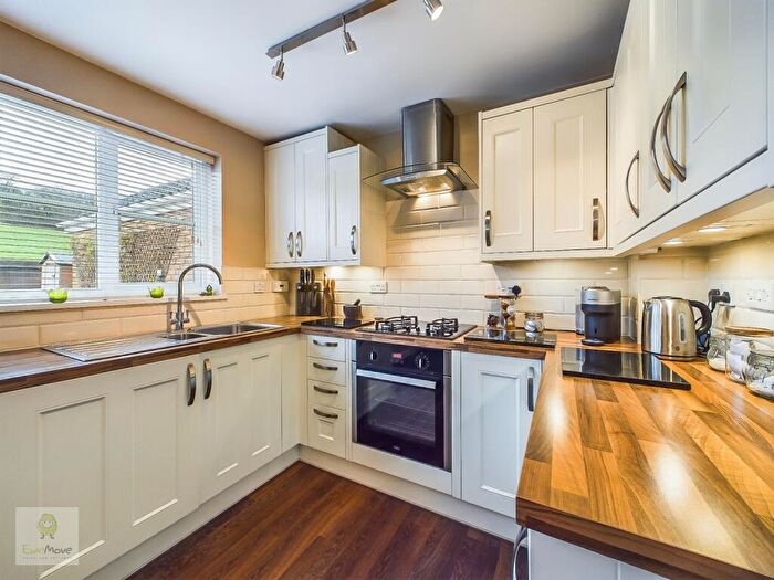 2 Bedroom Semi-Detached House For Sale In Sallow Close, St. Marys Island, Chatham, Kent, ME4