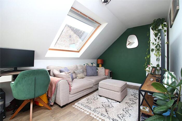 1 Bedroom Apartment For Sale In Eastlands, New Milton, Hampshire, BH25