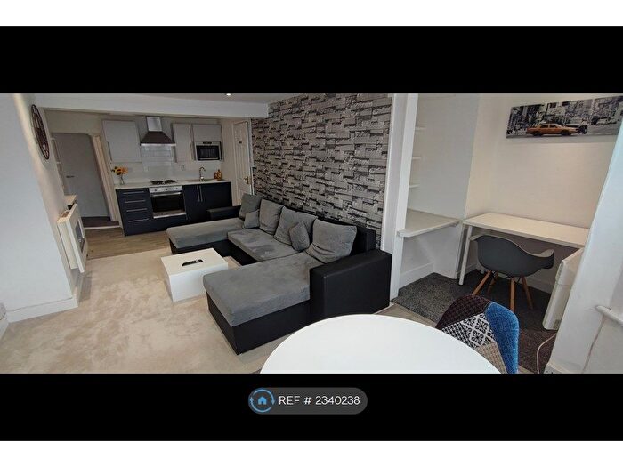 1 Bedroom Flat To Rent In Market Hill, Southam, CV47