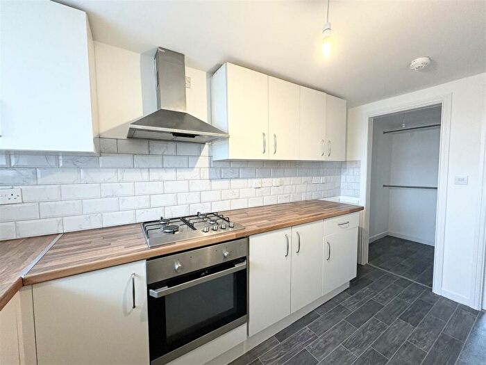 2 Bedroom Flat To Rent In Westray Close, Bramcote, Nottingham, NG9