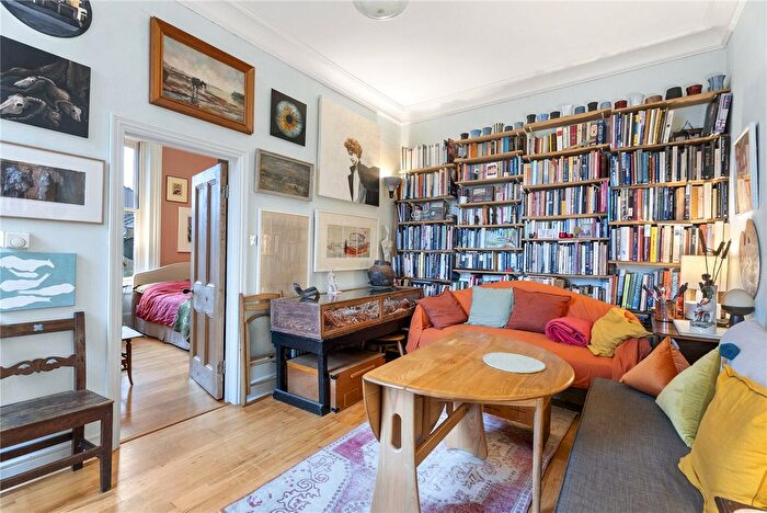 1 Bedroom Flat To Rent In Abbeville Road, SW4