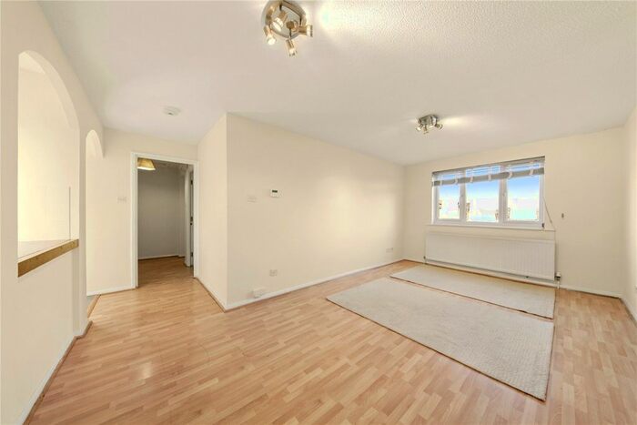 1 Bedroom Flat To Rent In Cornmow Drive, Dollis Hill, NW10