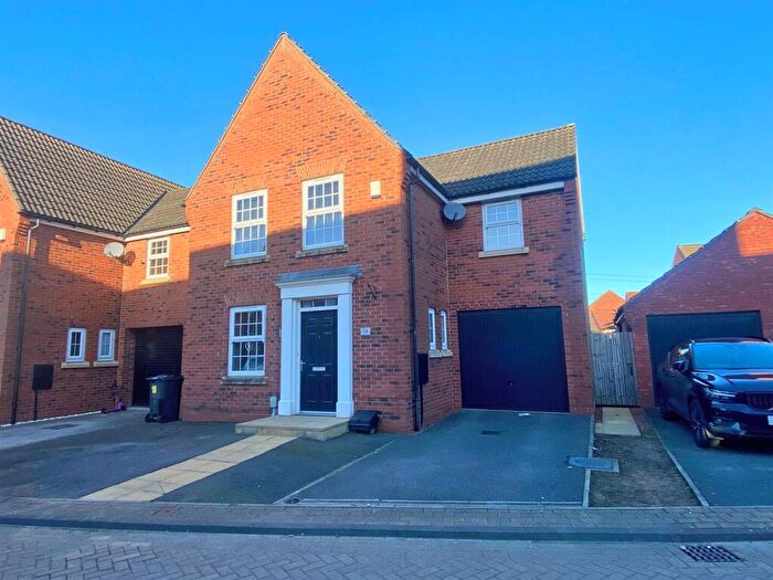 3 Bedroom Detached House For Sale In Greenwich Park, Kingswood, Hull, HU7