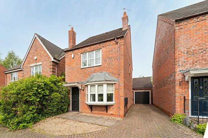 3 Bedroom House To Rent In Dickens Heath Road, Solihull, B90