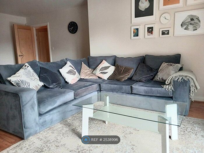 2 Bedroom Flat To Rent In Churchill Way, Cardiff, CF10