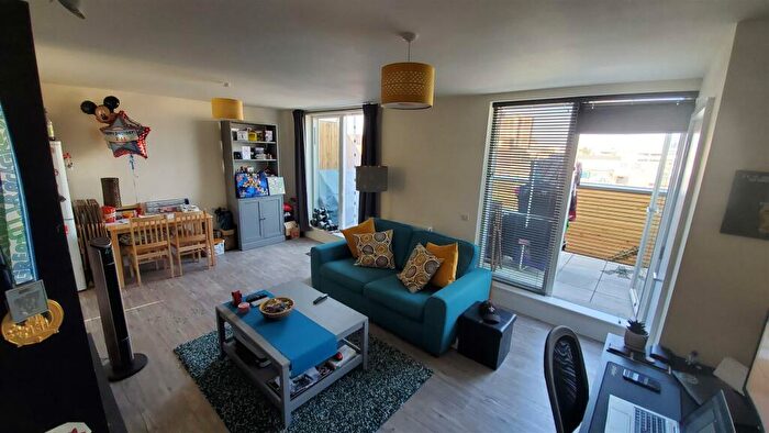 1 Bedroom Apartment To Rent In South Street, Romford, RM1