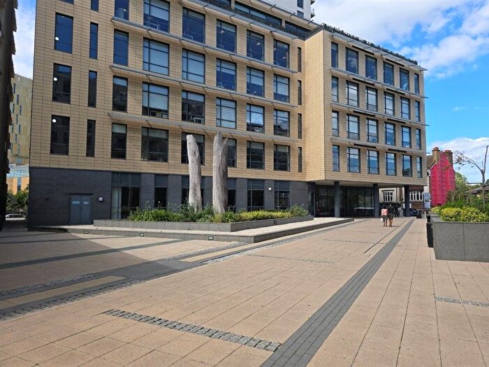 2 Bedroom Flat For Sale In Guildford Road, Woking, GU22