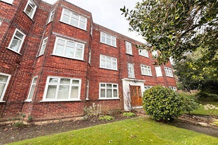2 Bedroom Flat To Rent In Glenair Avenue, Poole, BH14