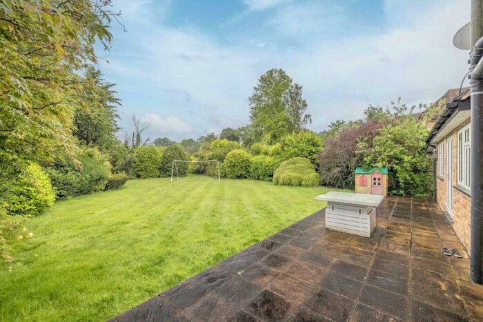 5 Bedroom Detached House To Rent In Ellis Avenue, Chalfont St Peter, SL9