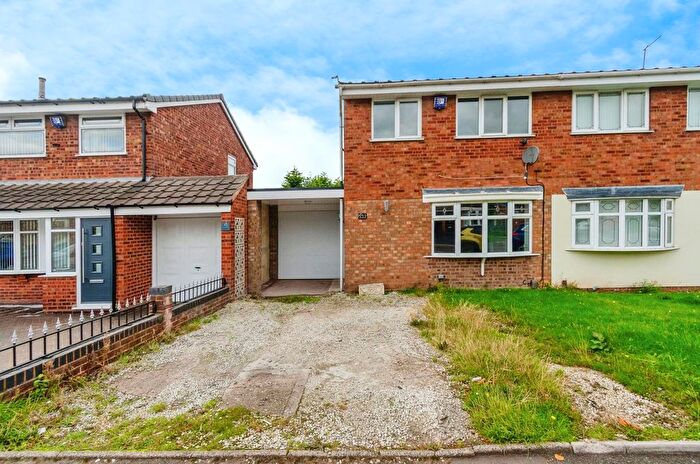 3 Bedroom Semi-Detached House For Sale In Granbourne Road, Walsall, West Midlands, WS2