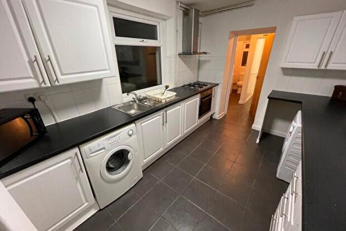 4 Bedroom Terraced House To Rent In Mundy Place Cardiff, CF24