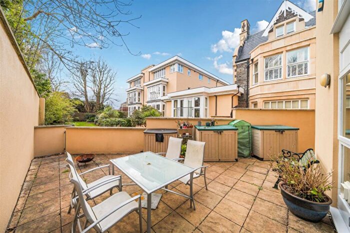 2 Bedroom Flat For Sale In Stoke Park Road South, Sneyd Park, BS9