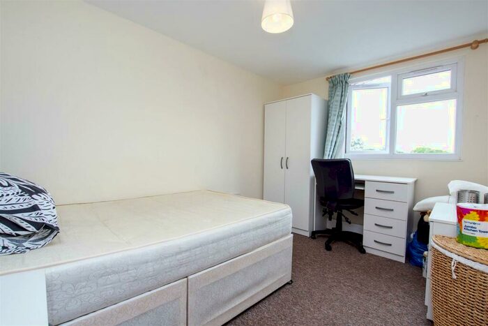 5 Bedroom House To Rent In Teignmouth Road, Birmingham, B29