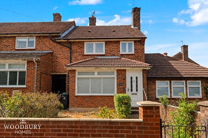 2 Bedroom Terraced House For Sale In Willingale Road, Loughton, IG10