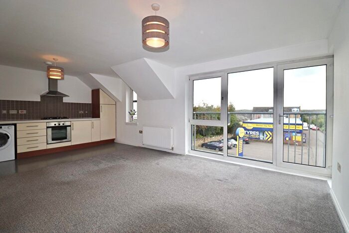 2 Bedroom Flat To Rent In Mid Street, Church View, EH48
